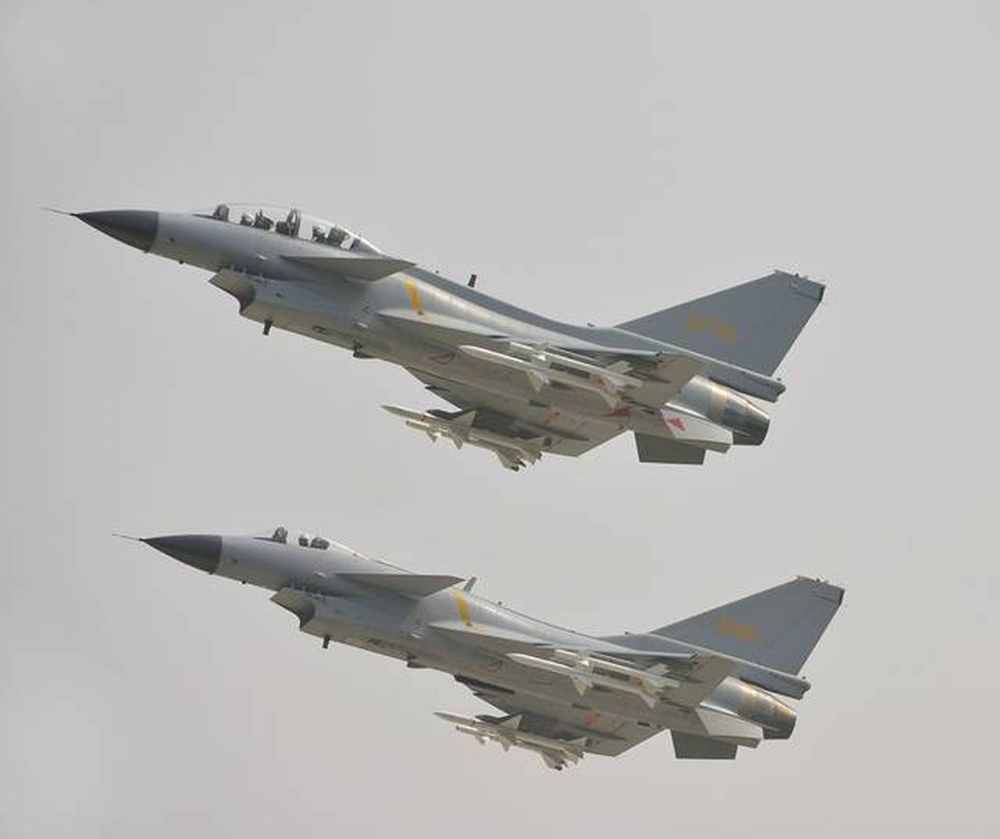 全球最丑戰(zhàn)斗機(jī)殲-10，深度解析與探討，深度解析與探討，全球最丑戰(zhàn)斗機(jī)殲-10的優(yōu)劣與挑戰(zhàn)