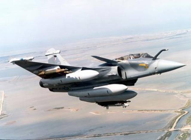 殲-10D已定型，深度解析新一代戰(zhàn)斗機(jī)性能與技術(shù)特點(diǎn)，殲-10D新一代戰(zhàn)斗機(jī)性能與技術(shù)特點(diǎn)深度解析