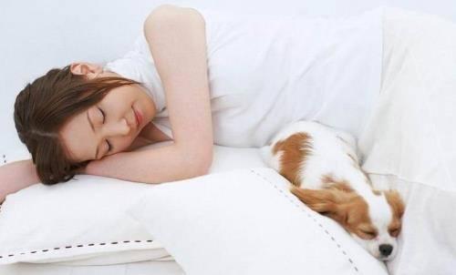 經(jīng)期飲食禁忌，經(jīng)期不能吃什么，經(jīng)期飲食禁忌，經(jīng)期應(yīng)避免哪些食物？