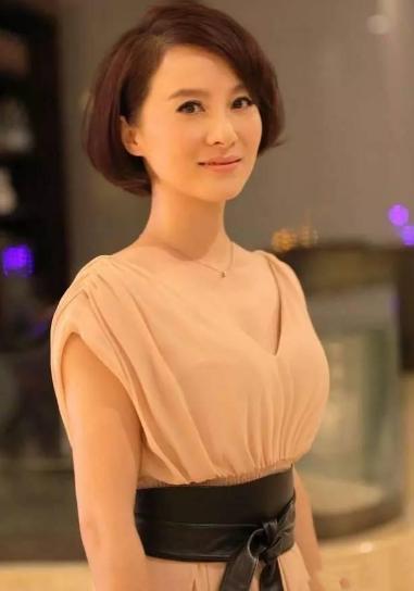 徐露個人資料簡介及家世背景深度解析，徐露個人簡介及家世背景深度探究