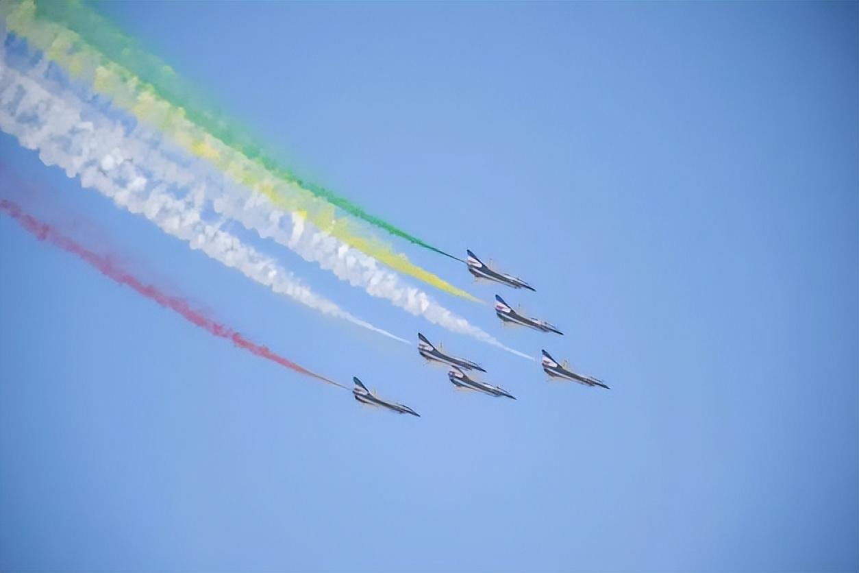 中國戰(zhàn)斗機殲-35，性能卓越的前沿戰(zhàn)斗力量，中國殲-35戰(zhàn)斗機，卓越性能的前沿戰(zhàn)斗力量