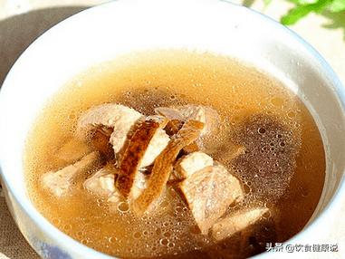 濕氣太重喝藿香正氣水，一種有效的自然療法，濕氣重，藿香正氣水的自然療法效果佳