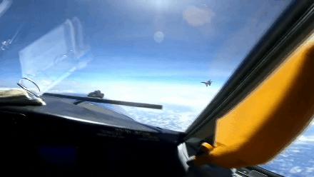 殲16百度百科，深度解析中國(guó)新一代多用途戰(zhàn)斗機(jī)，深度解析，中國(guó)新一代多用途戰(zhàn)斗機(jī)殲-16的百科全書介紹