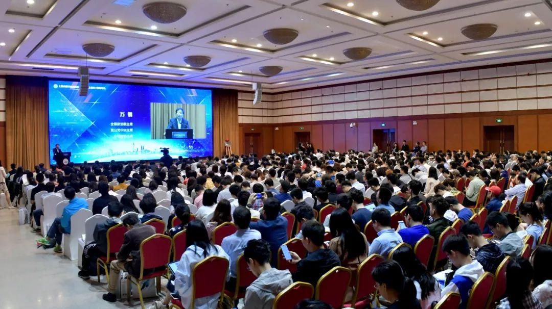 上海醫(yī)藥股票長期持有的價值與風險分析，上海醫(yī)藥股票長期持有的價值及風險解析