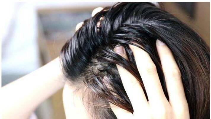 油性頭發(fā)去油小竅門，輕松告別油膩，煥發(fā)清爽光彩，油性頭發(fā)去油小竅門，告別油膩，煥發(fā)清爽光彩秘籍