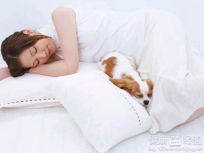 女性甲亢早期脖子圖片及其相關(guān)解析，女性甲亢早期脖子癥狀圖片與解析