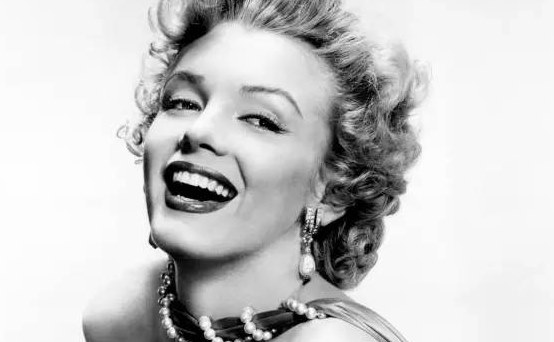 全球第一巨星是誰，揭秘巨星背后的故事與影響力，全球巨星揭秘，背后的故事與影響力無限擴(kuò)展